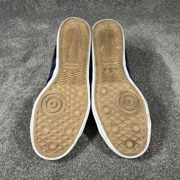 Athletic_Shoes